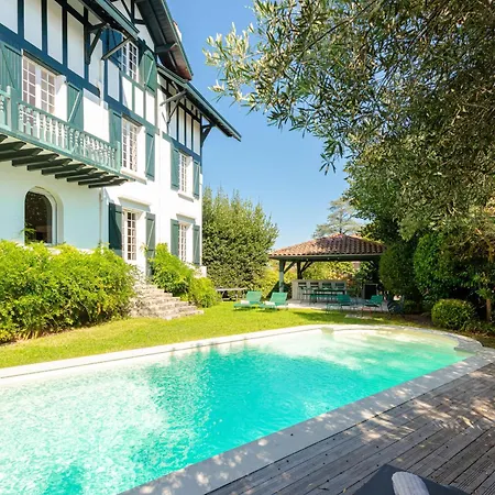 펜션 La Roseraie - Family With Swimming Pool